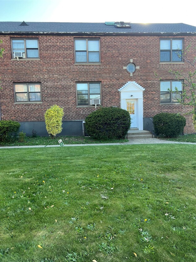 Foto principal - 20202 Rocky Hill Rd