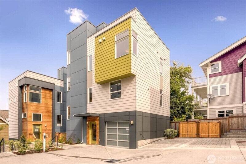 Primary Photo - 705 18th Ave S