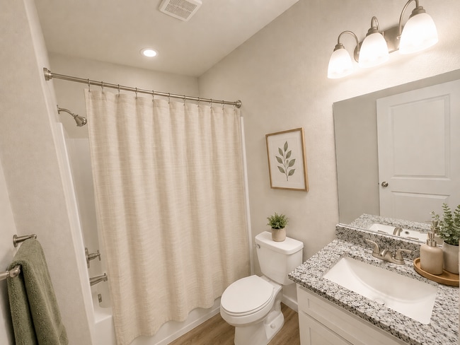 Building Photo - Beautiful 2/1 home in convenient location