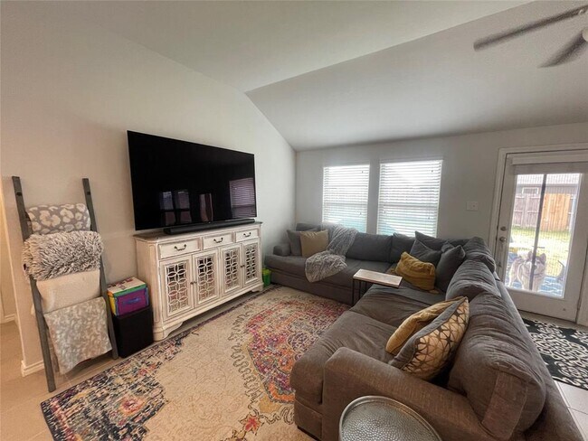 Foto del edificio - 2521 Weatherford Heights Dr