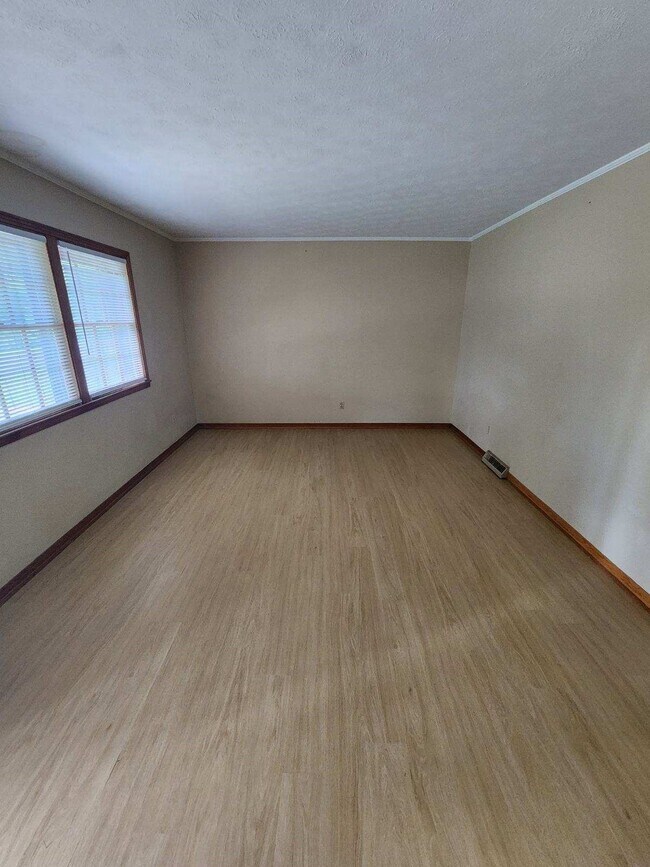 Foto del edificio - 900 Hamlet Ave