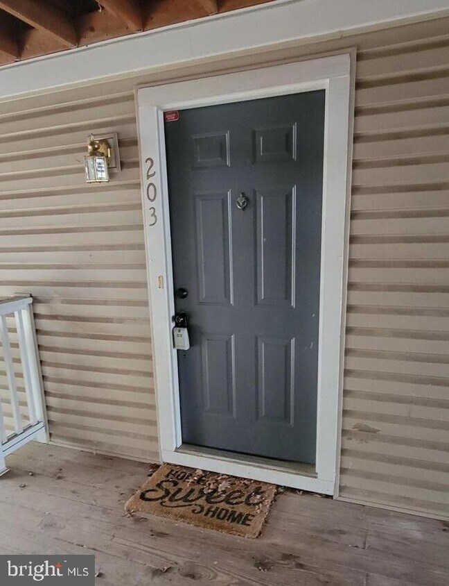 8111 Lacy Dr Unit 203, Manassas, VA 20109 Room for Rent in Manassas