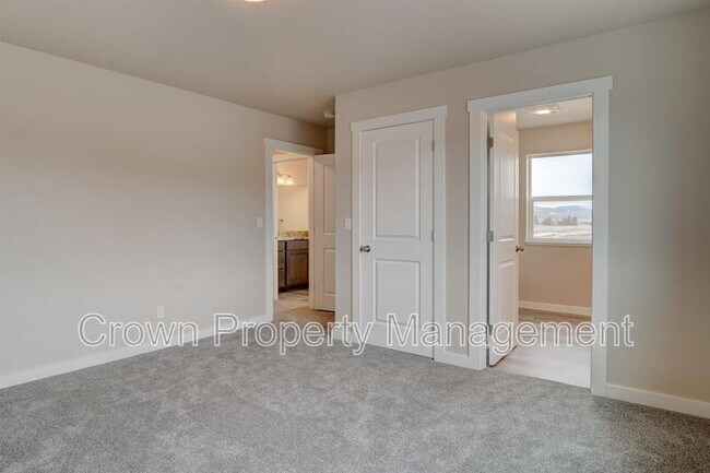 Building Photo - 509 Sparrow Rd