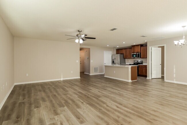 Building Photo - 3528 Martin Lakes Dr