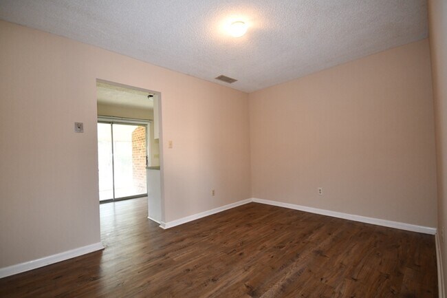 Foto del edificio - 3928 Bowman Ln