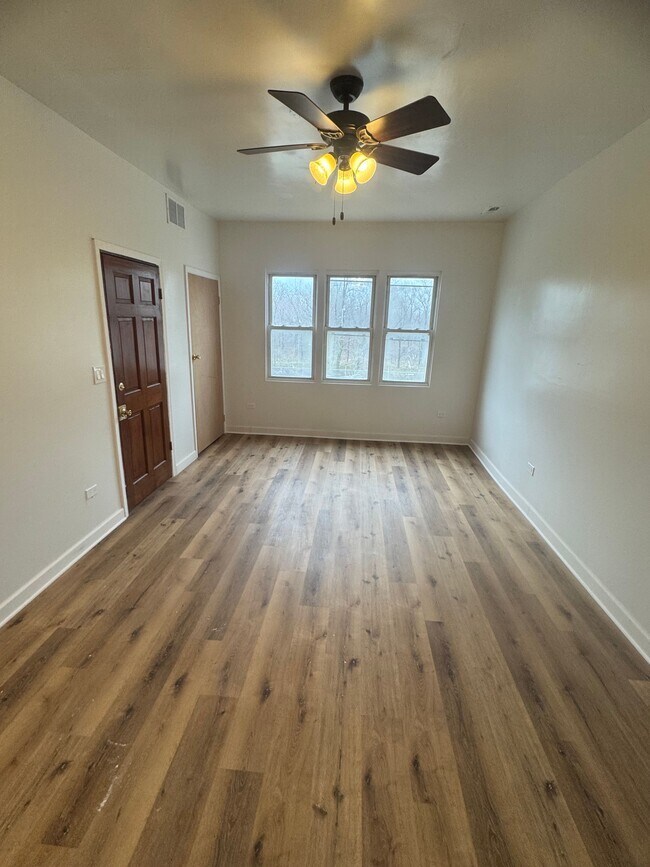 Building Photo - 8144 S Brandon Ave