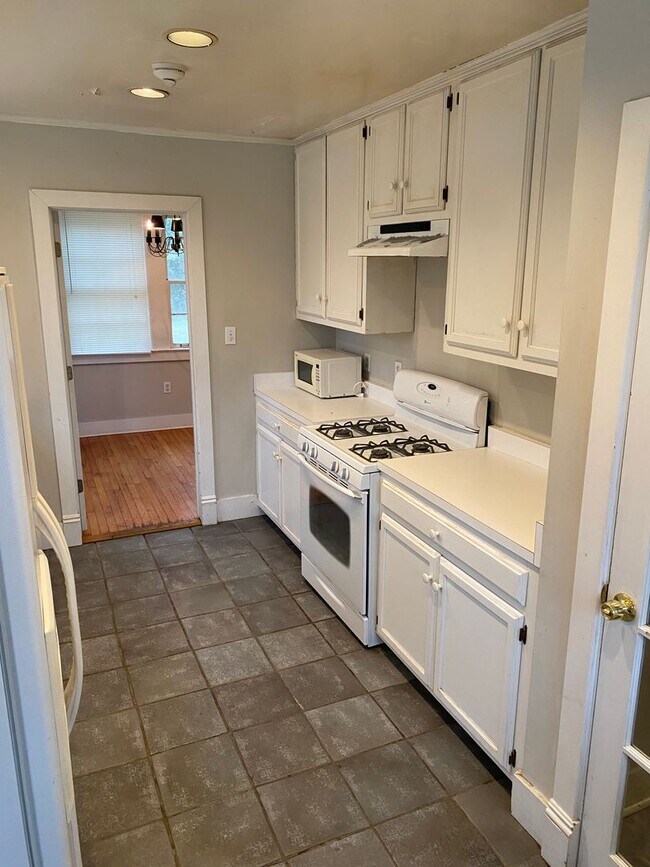 Building Photo - Leasing Now!