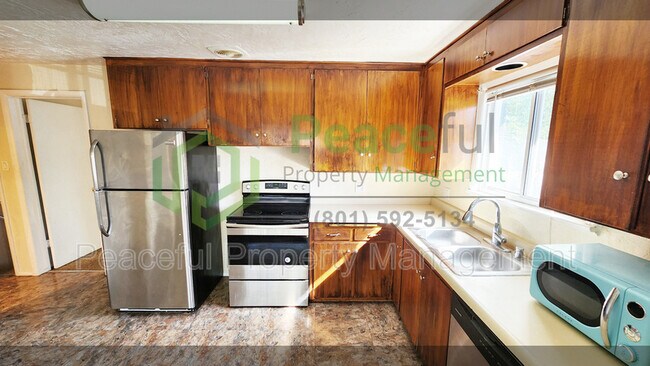 Building Photo - 1518 S 1000 E