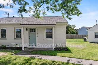 Building Photo - 3101 Azalea Dr