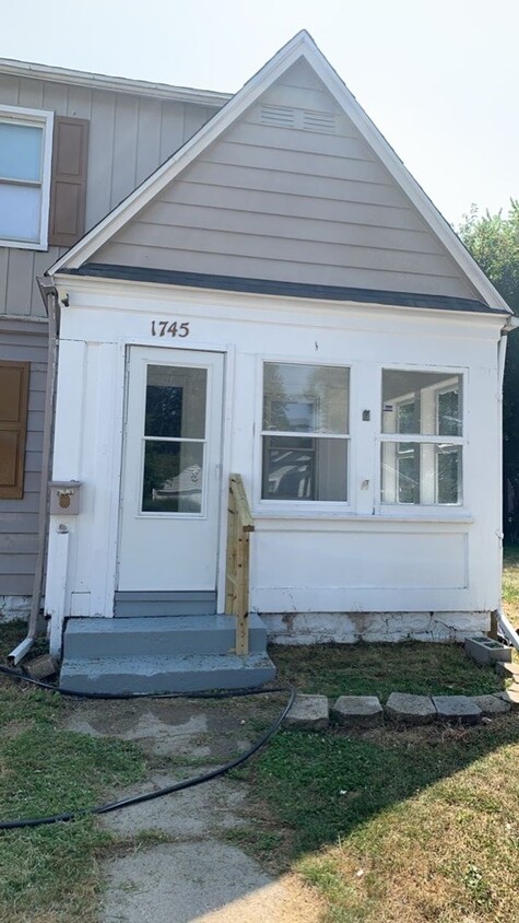 Primary Photo - 3 Bedroom House - DeVeaux Neighborhood