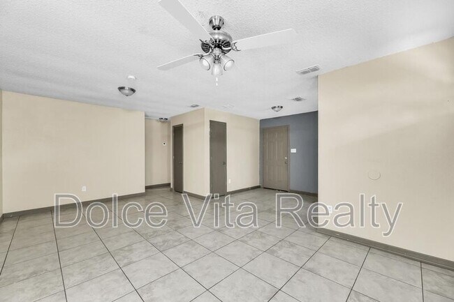 Building Photo - 440 W Siesta St