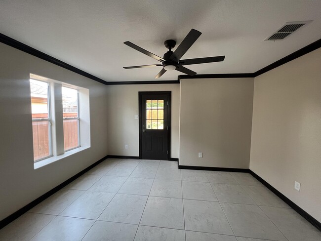 Building Photo - 12110 Ent Loop