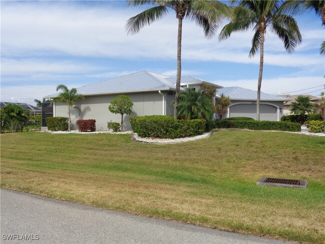 Building Photo - 2127 SW 52nd Ln