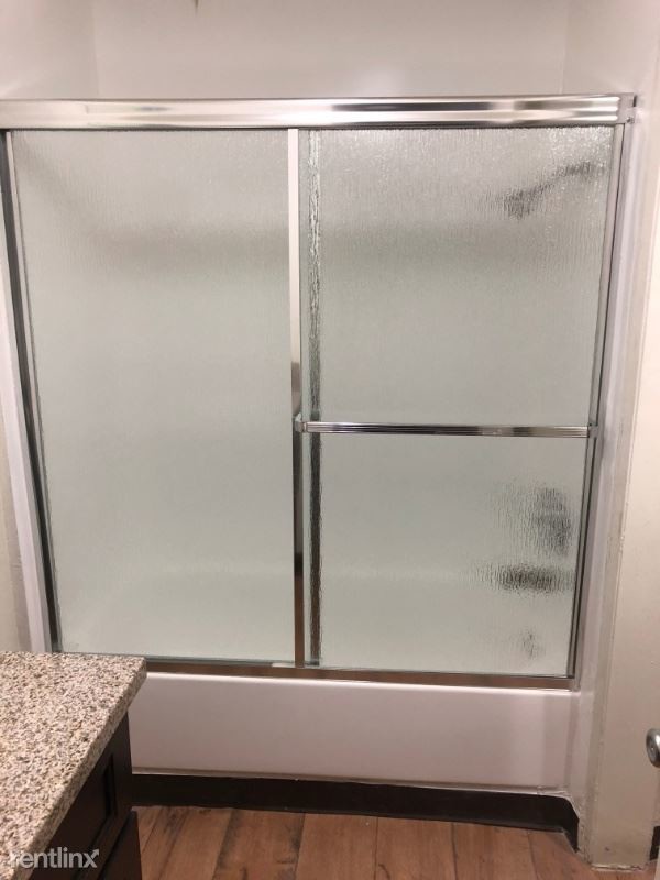 Foto del edificio - 2 br, 1 bath Apartment - 13922 Sayre St