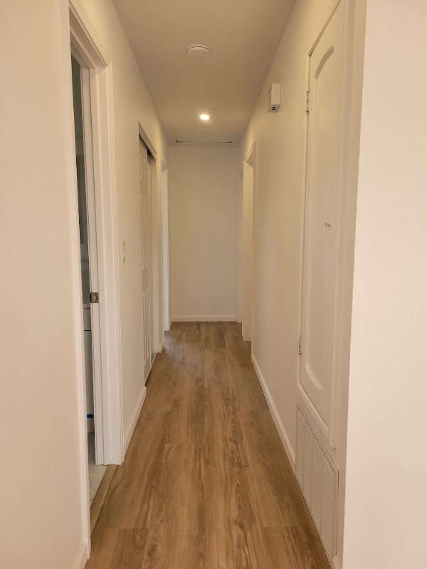 Building Photo - 589 Roja Dr