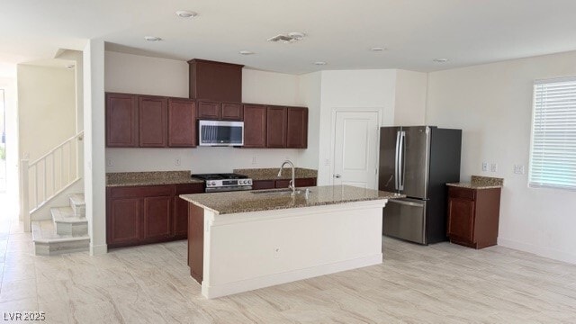 Foto del edificio - 8716 Salvada Ave