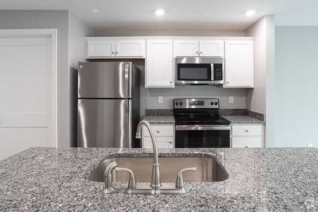 2BR, 1 Office, 2BA - 1200SF - Kitchen - Fownes Mill-Large Rooms-Heated Garage-Welc...