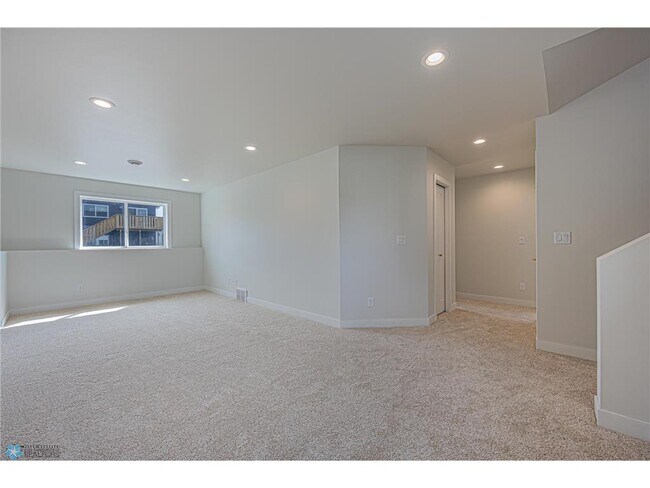 Foto del edificio - 6747 66th Ave S