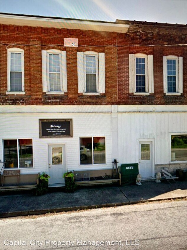 Primary Photo - 100 W Main St