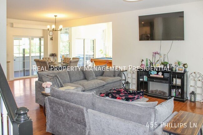 Foto del edificio - 455 Phillips Ln