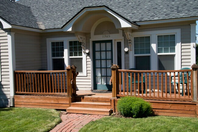 Front porch - 1905 Summitview Ave