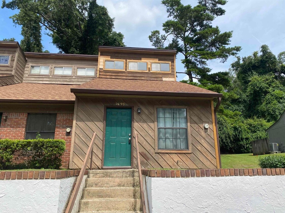 Primary Photo - 1099 Ocala Rd