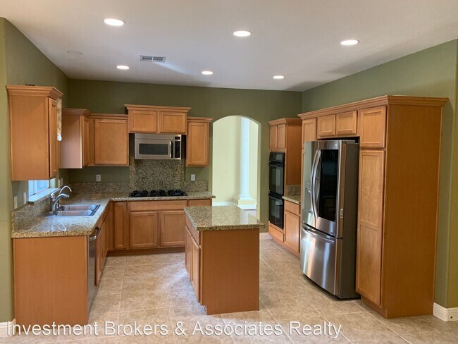 Foto del edificio - 4 br, 3 bath House - 5874 Lazy Days Ct.