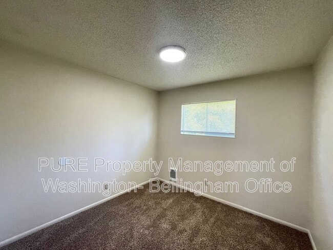 Building Photo - 5088 La Bounty Dr