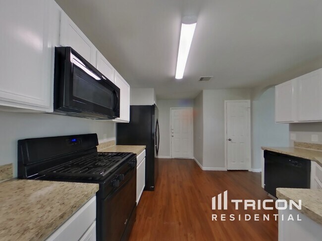 Foto del edificio - 21414 Jamals Way