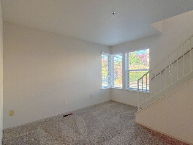 Foto del edificio - Natural Light Filled 2bd/2bth Loft Condo in Crown Hill, $2,550/mo.
