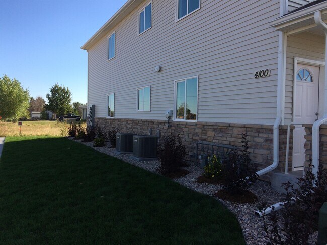 Building Photo - 4100 Pierce Ave