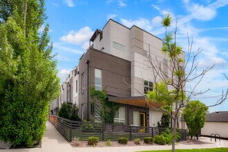 Building Photo - 3520 W Conejos Pl