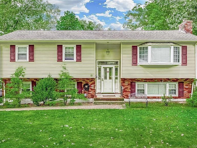 Primary Photo - 12 Overbrook Dr
