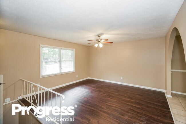 Building Photo - 4718 Greenbriar Trail SW