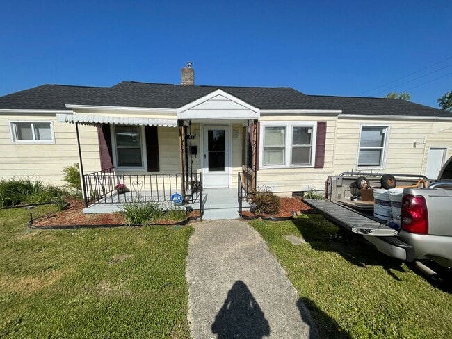 Building Photo - 3 Bedroom Convenient to Downtown and A&T