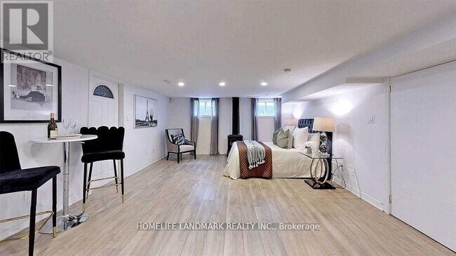 Photo du bâtiment - 8 Clydebank Blvd