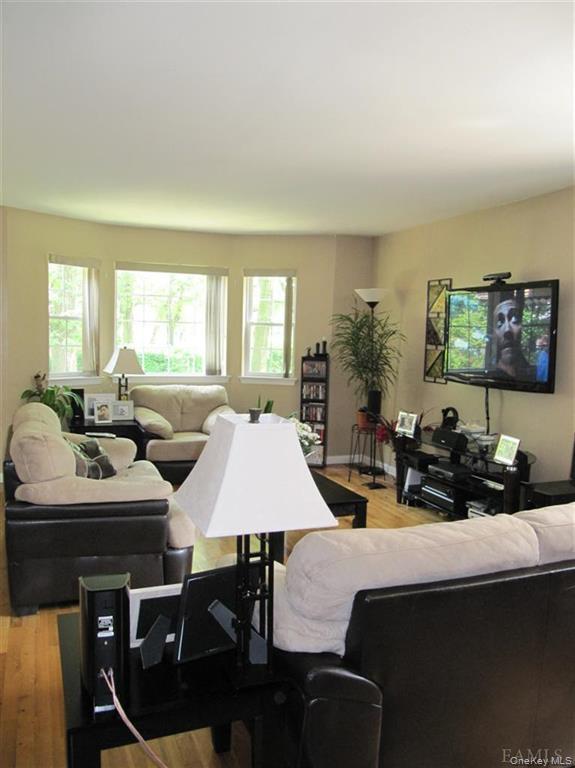 Sala de estar - Amueblada - 2207 Delanoy Ave