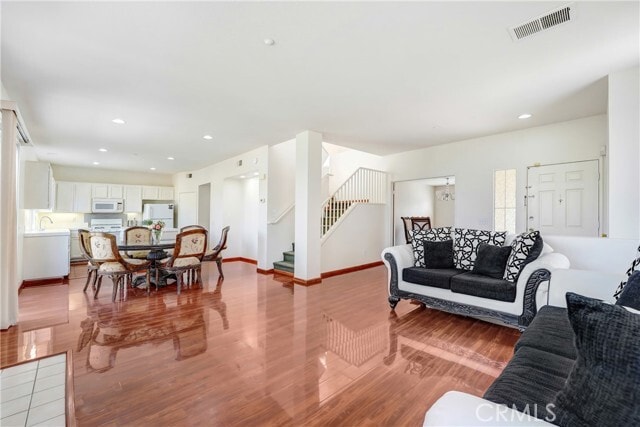 Foto del edificio - 12328 Edgecliff Ave