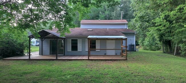 Large Back Deck for Entertaining - 1208 Back Creek Rd