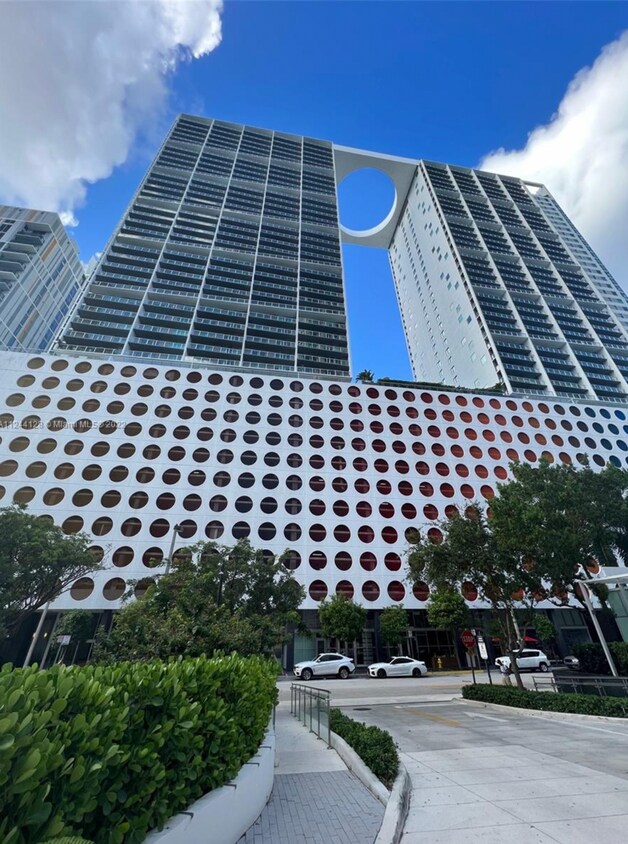 Primary Photo - 500 Brickell Ave