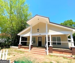 Building Photo - 122 Mandeville Ave