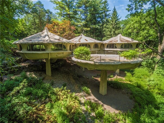 Building Photo - 142 Park Rd