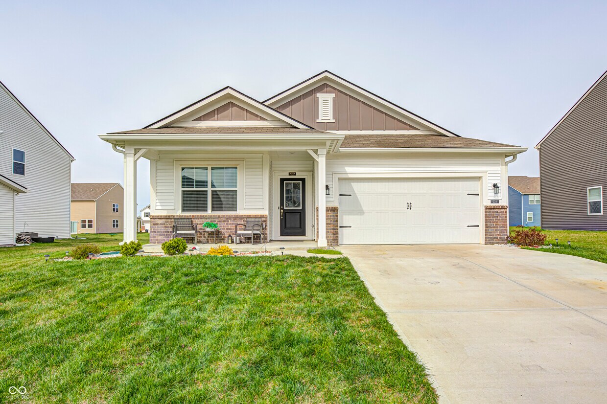 Primary Photo - 238 Switchgrass Ln