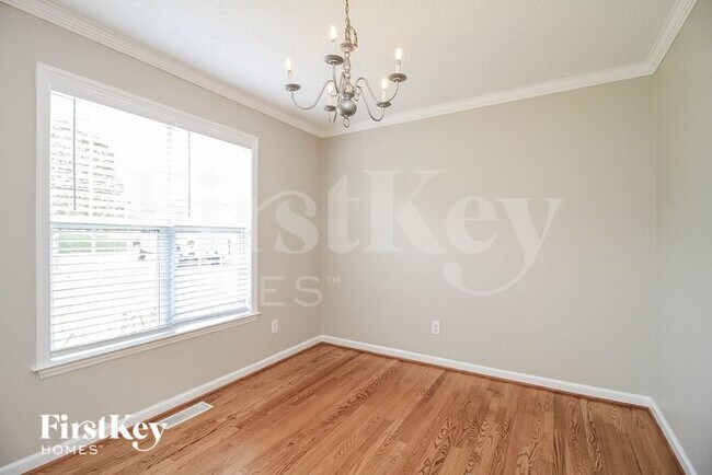 Foto del edificio - 6036 Holder Rd