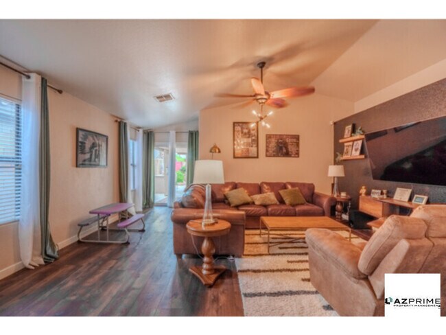 Building Photo - A Beautifully Maintained 3/2 Home That Blends Comfort, Warmth, And Everyday Livability In A Desirabl