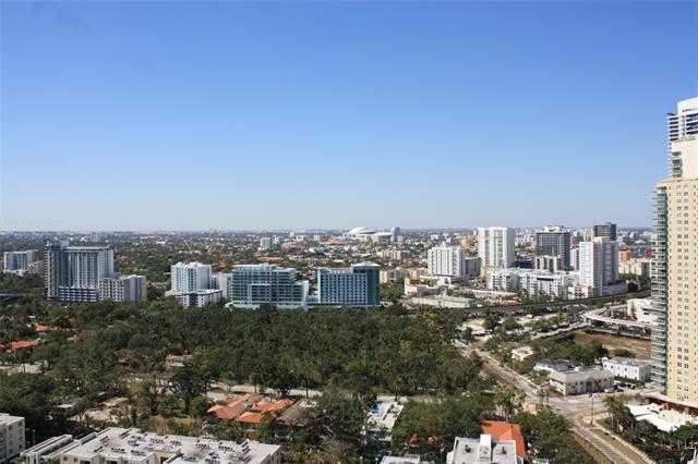 Building Photo - 1541 Brickell Ave