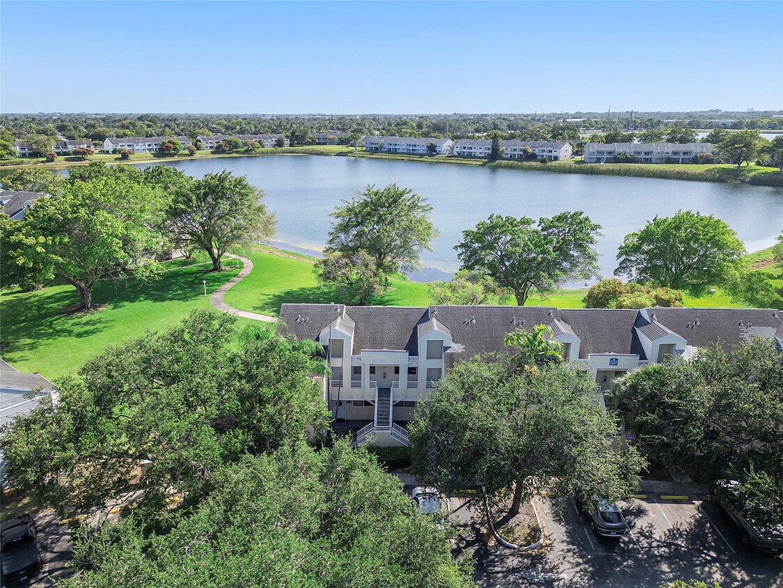 Foto principal - 3457 NW 44th St