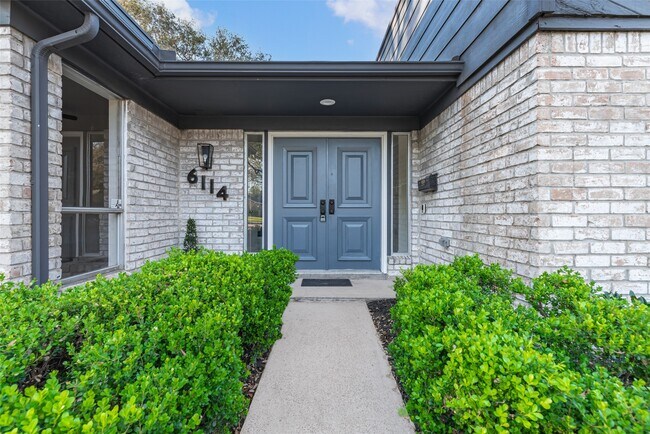Foto del edificio - 6114 Hummingbird St