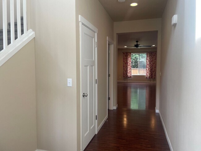 Foto del edificio - Beautiful 4BR Lacey home