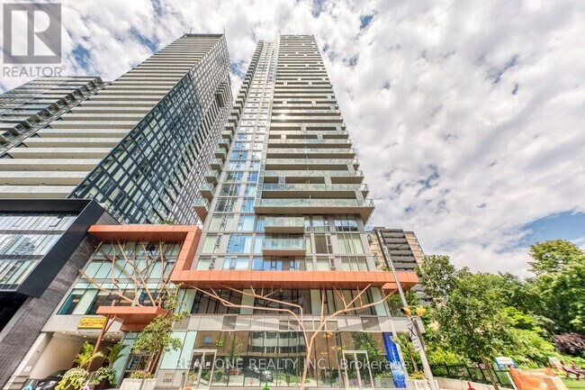 Photo du bâtiment - 50 Wellesley St E